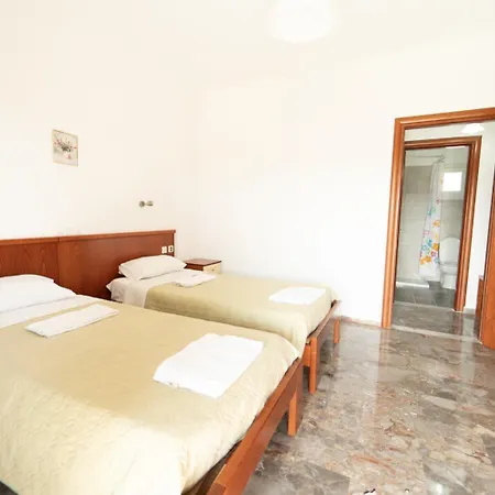 Kosmas Aparthotel *
