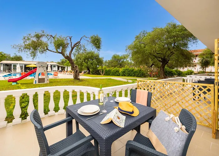 Kosmas Aparthotel 3*