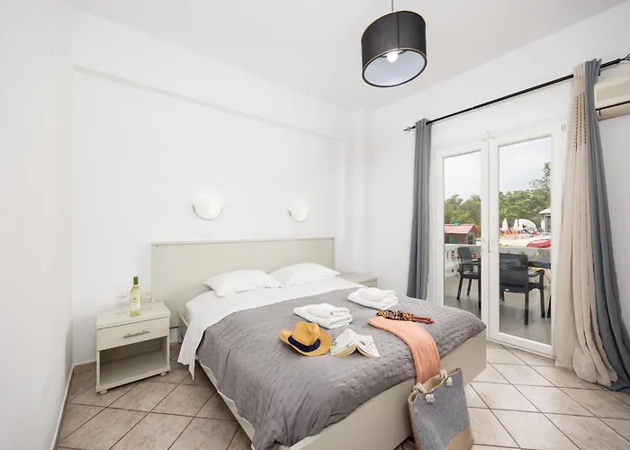 Kosmas Aparthotel 3*